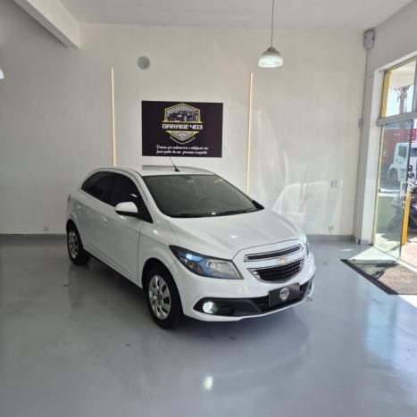 CHEVROLET Onix Hatch 1.4 4P FLEX LT, Foto 2