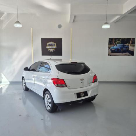 CHEVROLET Onix Hatch 1.4 4P FLEX LT, Foto 3