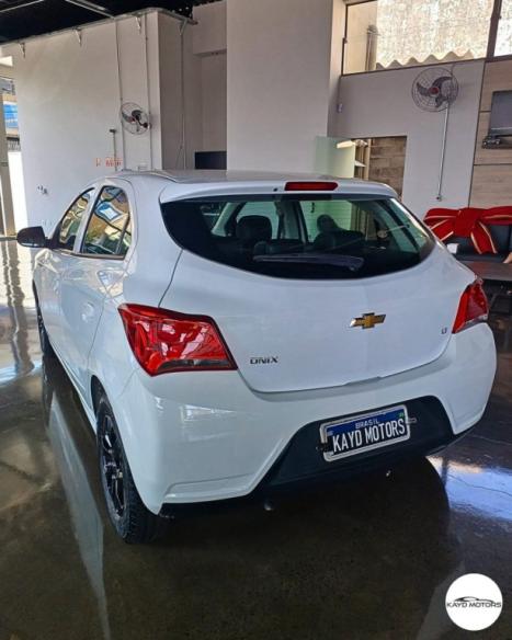 CHEVROLET Onix Hatch 1.0 4P FLEX LT, Foto 3 CHEVROLET Onix Hatch 1.0 4P FLEX LT, Foto 3
