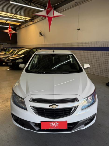 CHEVROLET Onix Hatch 1.4 4P FLEX LT, Foto 2