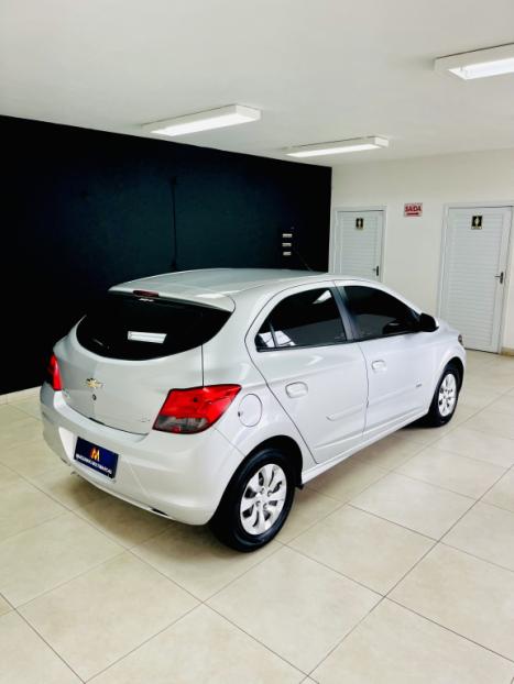 CHEVROLET Onix Hatch 1.0 4P FLEX JOY, Foto 4