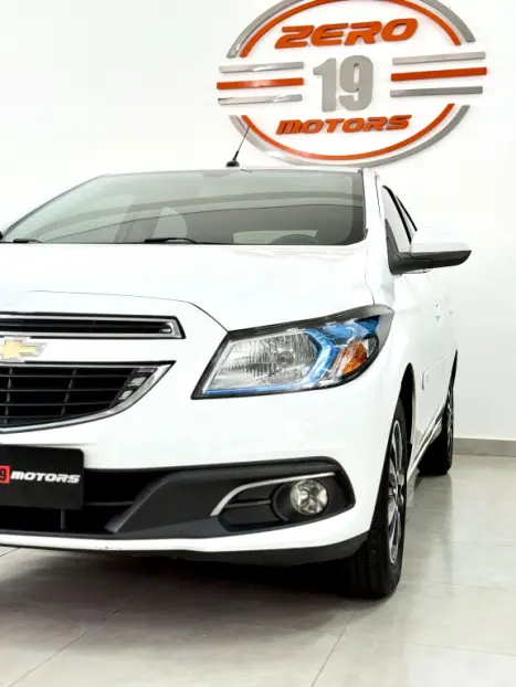 CHEVROLET Onix Hatch 1.4 4P FLEX LTZ, Foto 4