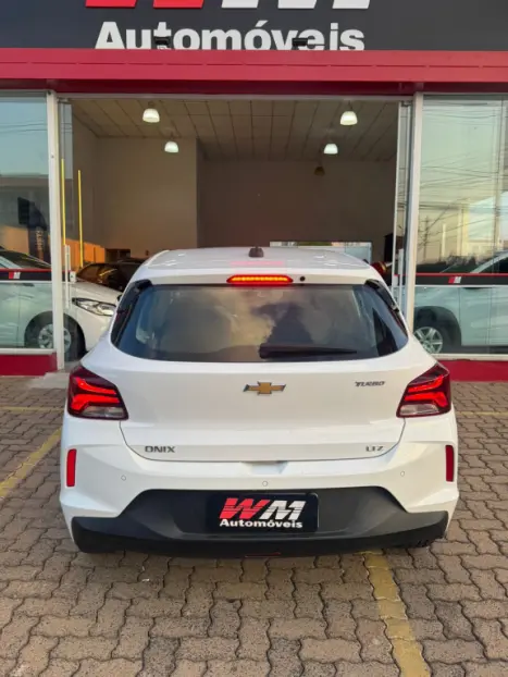 CHEVROLET Onix Hatch 1.0 12V 4P FLEX LTZ TURBO, Foto 4 CHEVROLET Onix Hatch 1.0 12V 4P FLEX LTZ TURBO, Foto 4