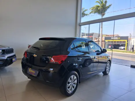 CHEVROLET Onix Hatch 1.0 12V 4P FLEX LT, Foto 3