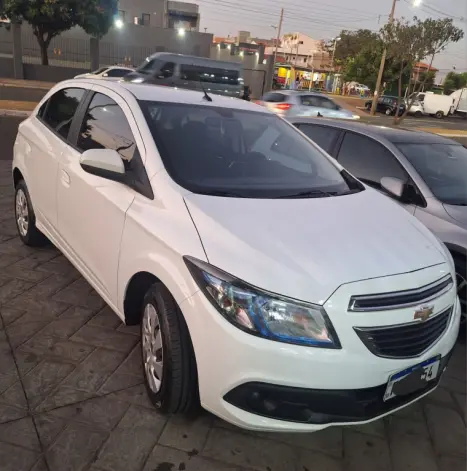 CHEVROLET Onix Hatch 1.4 4P FLEX LT, Foto 3