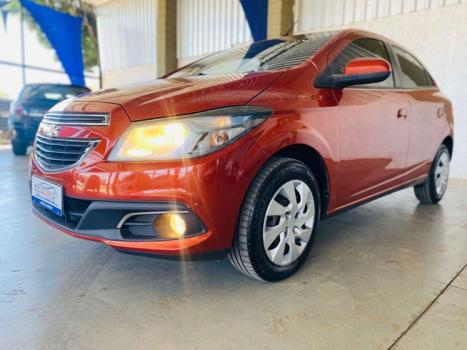 CHEVROLET Onix Hatch 1.4 4P FLEX LT, Foto 3 CHEVROLET Onix Hatch 1.4 4P FLEX LT, Foto 3