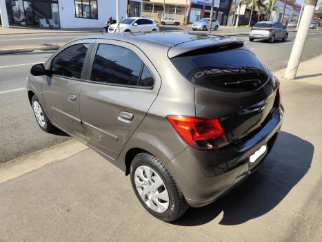 CHEVROLET Onix Hatch 1.4 4P FLEX LT, Foto 5 CHEVROLET Onix Hatch 1.4 4P FLEX LT, Foto 5