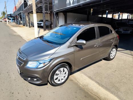 CHEVROLET Onix Hatch 1.4 4P FLEX LT, Foto 4 CHEVROLET Onix Hatch 1.4 4P FLEX LT, Foto 4