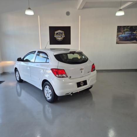 CHEVROLET Onix Hatch 1.0 4P FLEX LT, Foto 4 CHEVROLET Onix Hatch 1.0 4P FLEX LT, Foto 4