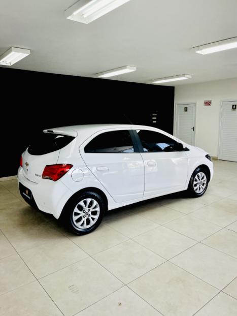 CHEVROLET Onix Hatch 1.4 4P FLEX LT, Foto 8 CHEVROLET Onix Hatch 1.4 4P FLEX LT, Foto 8