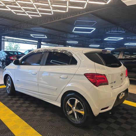CHEVROLET Onix Hatch 1.4 4P FLEX LTZ, Foto 4 CHEVROLET Onix Hatch 1.4 4P FLEX LTZ, Foto 4
