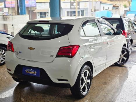 CHEVROLET Onix Hatch 1.4 4P FLEX LTZ AUTOMÁTICO, Foto 3 CHEVROLET Onix Hatch 1.4 4P FLEX LTZ AUTOMÁTICO, Foto 3