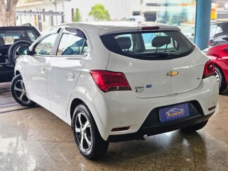 CHEVROLET Onix Hatch 1.4 4P FLEX LTZ AUTOMÁTICO, Foto 4 CHEVROLET Onix Hatch 1.4 4P FLEX LTZ AUTOMÁTICO, Foto 4