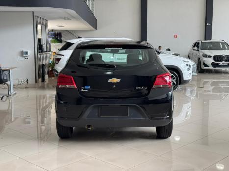 CHEVROLET Onix Hatch 1.4 4P FLEX LT, Foto 3