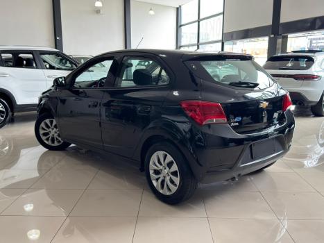 CHEVROLET Onix Hatch 1.4 4P FLEX LT, Foto 4