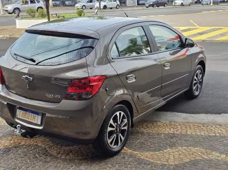 CHEVROLET Onix Hatch 1.4 4P FLEX LTZ, Foto 6