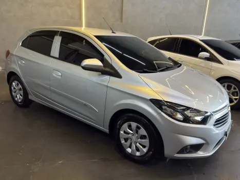 CHEVROLET Onix Hatch 1.0 4P FLEX LT, Foto 2