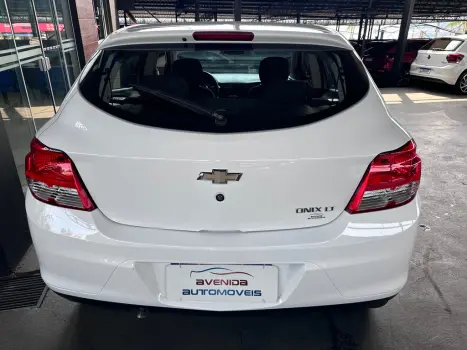 CHEVROLET Onix Hatch 1.0 4P FLEX LT, Foto 4