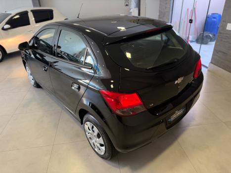CHEVROLET Onix Hatch 1.4 4P FLEX LT, Foto 5