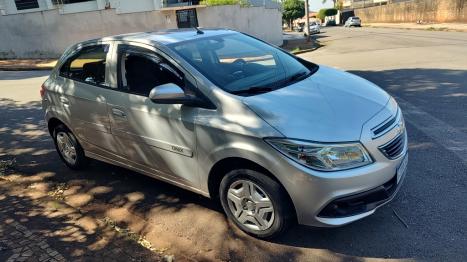 CHEVROLET Onix Hatch 1.0 4P FLEX LT PLUS, Foto 2