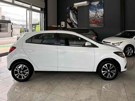 CHEVROLET Onix Hatch 1.4 4P FLEX LTZ, Foto 4