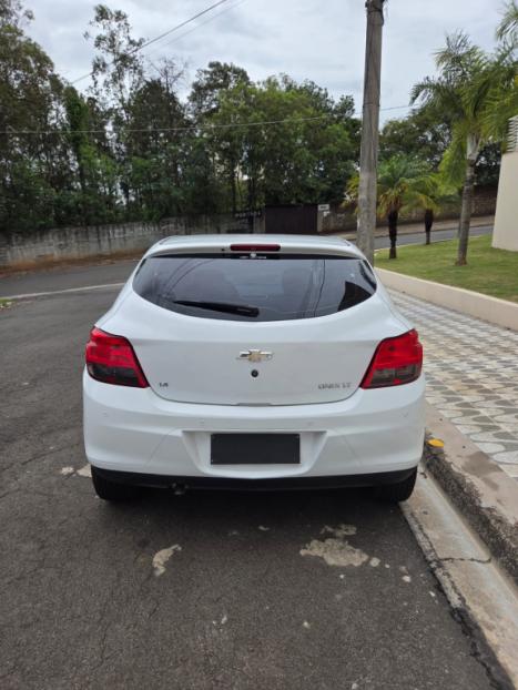 CHEVROLET Onix Hatch 1.4 4P FLEX LT, Foto 6