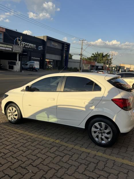 CHEVROLET Onix Hatch 1.4 4P FLEX LT, Foto 9