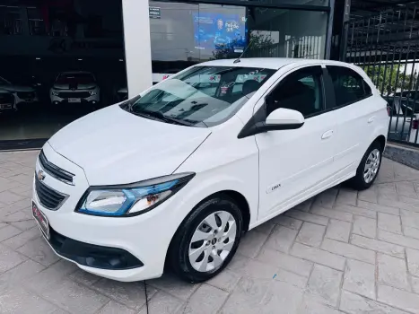 CHEVROLET Onix Hatch 1.4 4P FLEX LT, Foto 2