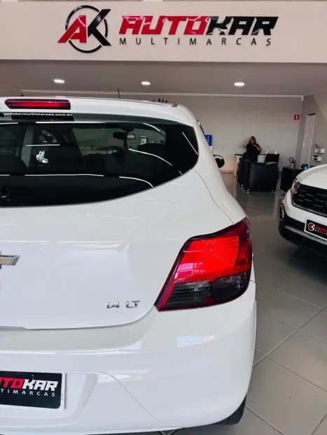 CHEVROLET Onix Hatch 1.4 4P FLEX LT, Foto 9