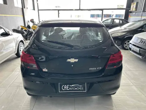 CHEVROLET Onix Hatch 1.4 4P FLEX LTZ, Foto 5
