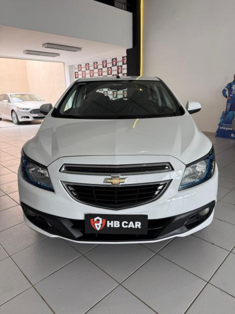 CHEVROLET Onix Hatch 1.4 4P FLEX LTZ, Foto 3