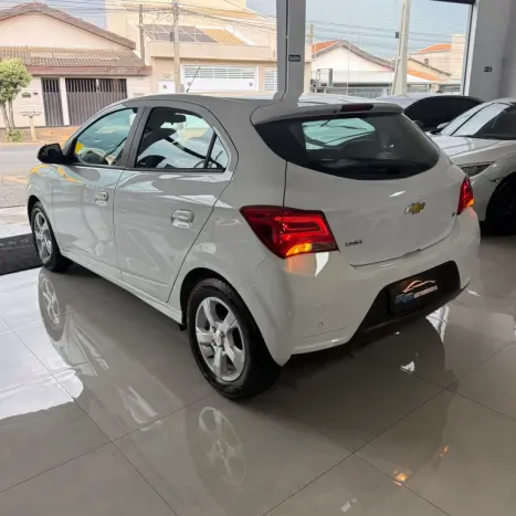 CHEVROLET Onix Hatch 1.4 4P FLEX LT, Foto 5