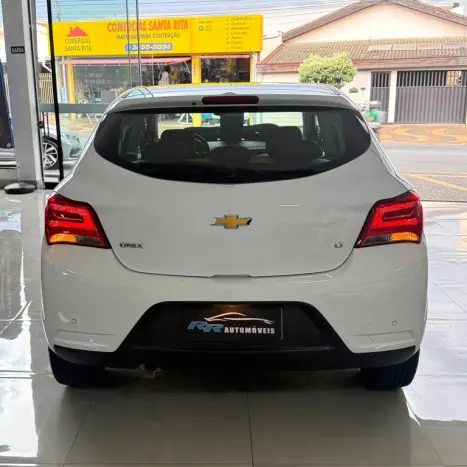 CHEVROLET Onix Hatch 1.4 4P FLEX LT, Foto 6