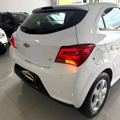 CHEVROLET Onix Hatch 1.4 4P FLEX LT, Foto 7