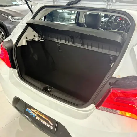 CHEVROLET Onix Hatch 1.4 4P FLEX LT, Foto 18