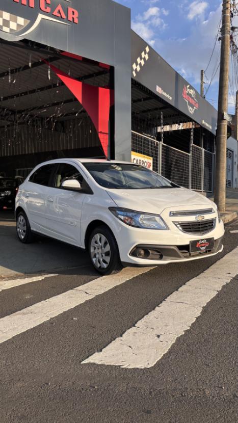 CHEVROLET Onix Hatch 1.4 4P FLEX LT, Foto 3