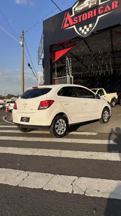 CHEVROLET Onix Hatch 1.4 4P FLEX LT, Foto 4