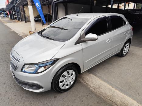 CHEVROLET Onix Hatch 1.4 4P FLEX LT, Foto 2