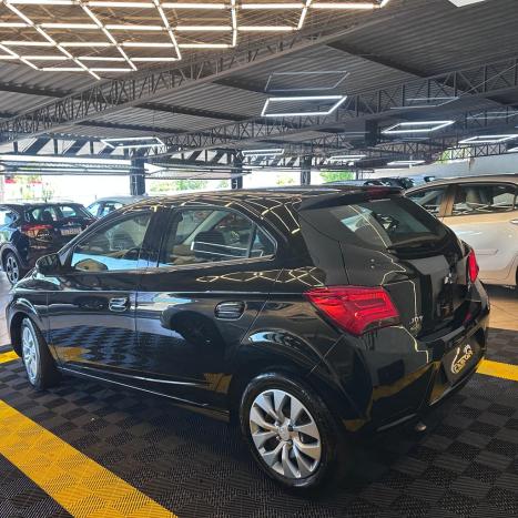CHEVROLET Onix Hatch 1.0 4P FLEX JOY BLACK, Foto 4
