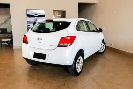 CHEVROLET Onix Hatch 1.4 4P FLEX LT, Foto 5