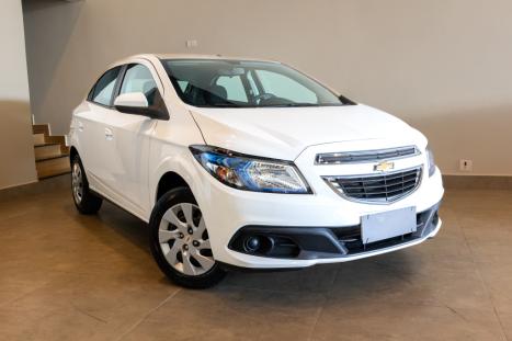 CHEVROLET Onix Hatch 1.4 4P FLEX LT, Foto 6