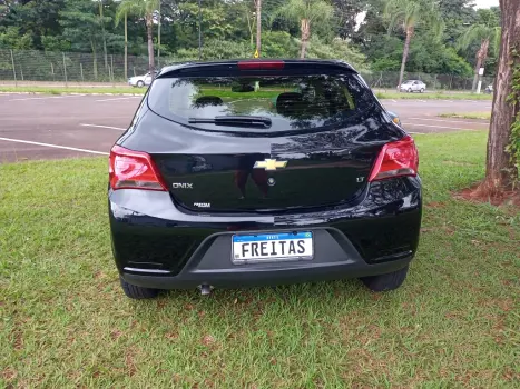 CHEVROLET Onix Hatch 1.0 4P FLEX LT, Foto 8