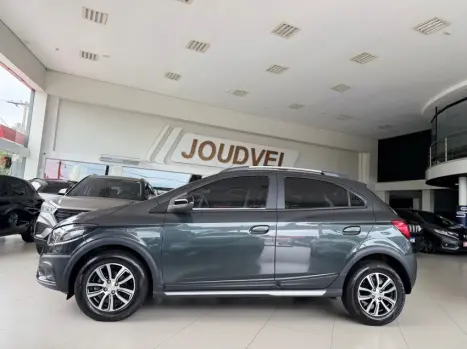 CHEVROLET Onix Hatch 1.4 4P FLEX ACTIV AUTOM�TICO, Foto 4