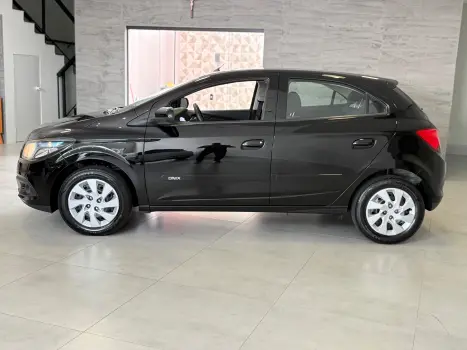 CHEVROLET Onix Hatch 1.4 4P FLEX LT, Foto 3