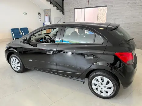 CHEVROLET Onix Hatch 1.4 4P FLEX LT, Foto 4