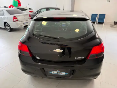 CHEVROLET Onix Hatch 1.4 4P FLEX LT, Foto 6