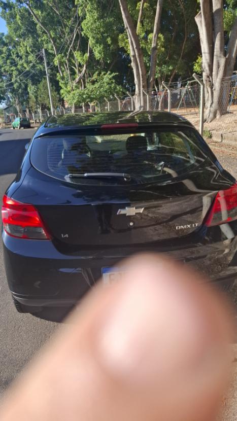 CHEVROLET Onix Hatch 1.4 4P FLEX LT, Foto 6