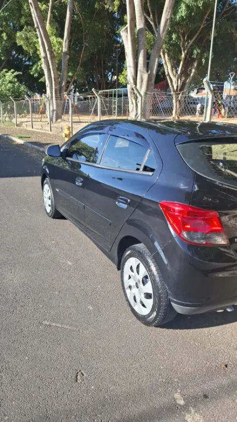 CHEVROLET Onix Hatch 1.4 4P FLEX LT, Foto 8