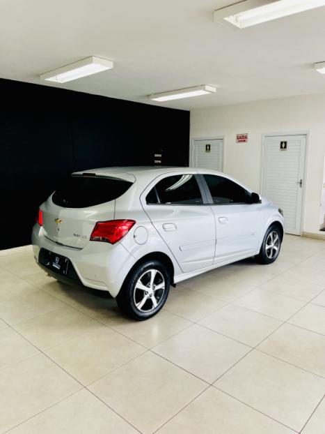 CHEVROLET Onix Hatch 1.4 4P FLEX LTZ, Foto 4