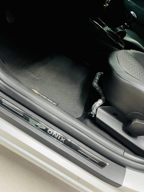 CHEVROLET Onix Hatch 1.4 4P FLEX LTZ, Foto 16